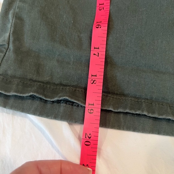 LOFT Women’s Olive Green Bermuda Shorts | Classic Twill Stretch Mid Rise - Picture 5 of 6